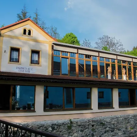 Grand بيت للعطل